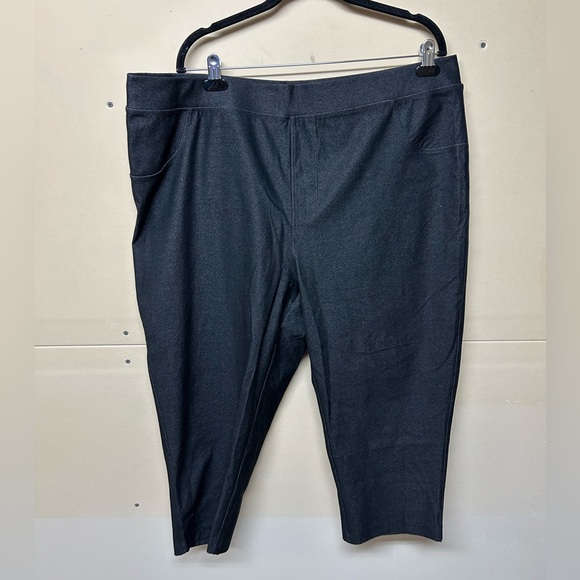 2/$30⚡️- LEGGINGS | Women’s Penningtons leggings capris size 22-24 - Picture 1 of 5